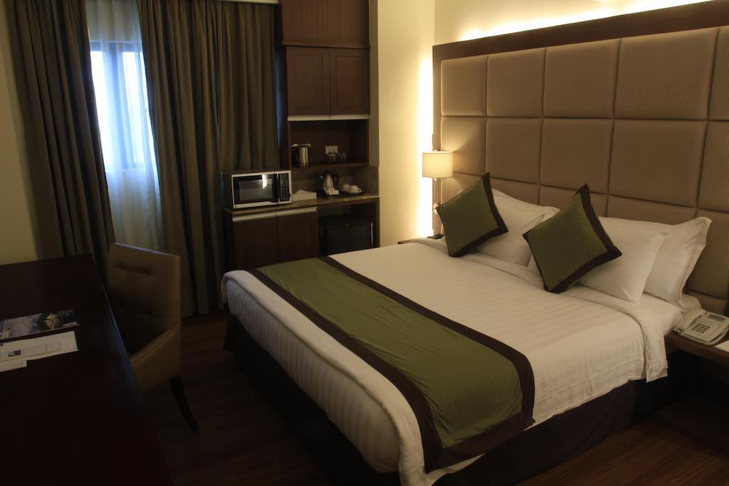 Santomas Suites Santo Tomas Kamer foto